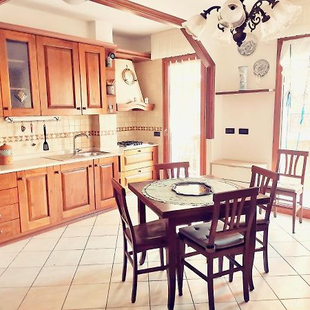 Apartamento Il Tulipano San Bartolomeo Al Mare Exterior foto