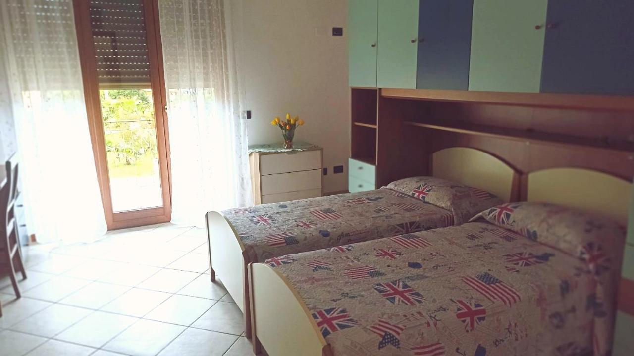 Apartamento Il Tulipano San Bartolomeo Al Mare Exterior foto