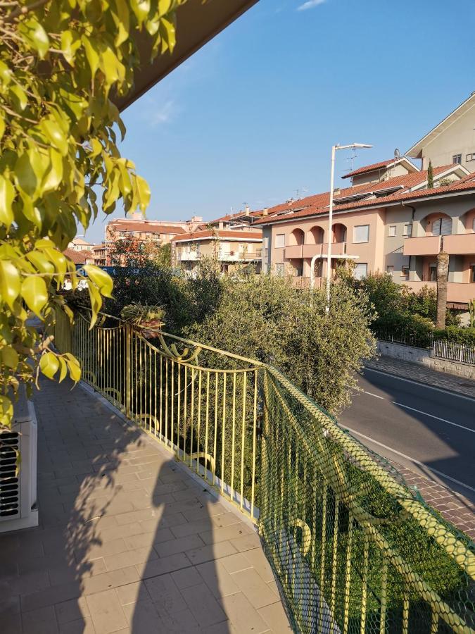 Apartamento Il Tulipano San Bartolomeo Al Mare Exterior foto